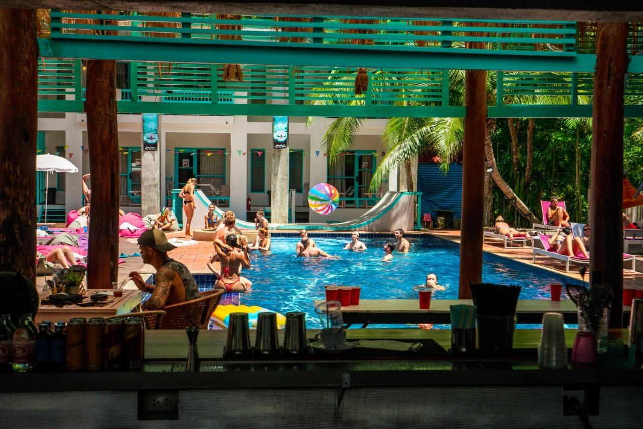 Nomads Hostel *